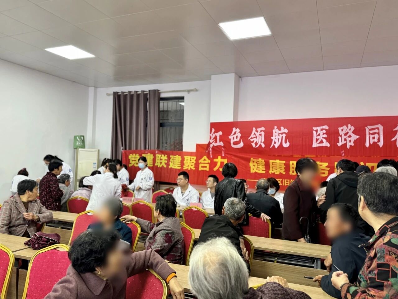 浔医先锋 | “红色纽带”再延伸，“健康防线”筑到村