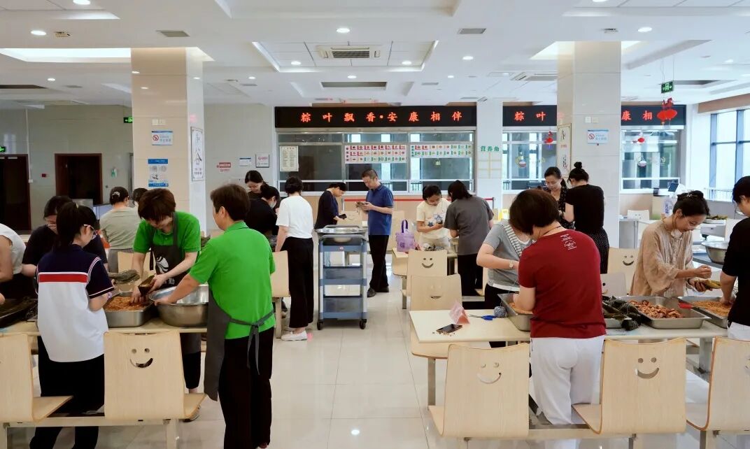 粽叶飘香迎端午  一叶一绳寄安康
